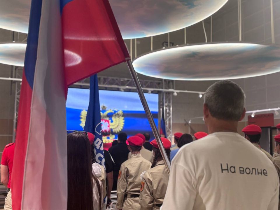 Константин Зинченко: С удовольствием принял участие в торжественной патриотической программе «Один флаг – одна Россия!» на базе Дома молодежи