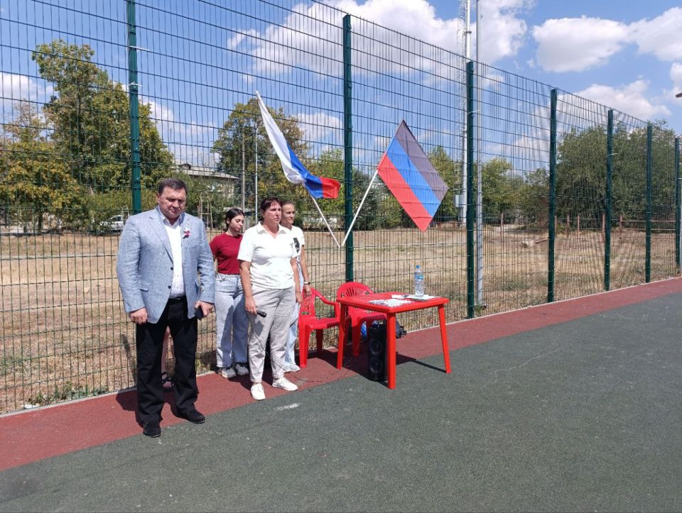 Глава Амвросиевского муниципального округа Игорь Лызов принял участие в Фестивале ГТО, приуроченном ко Дню Государственного флага Российской Федерации