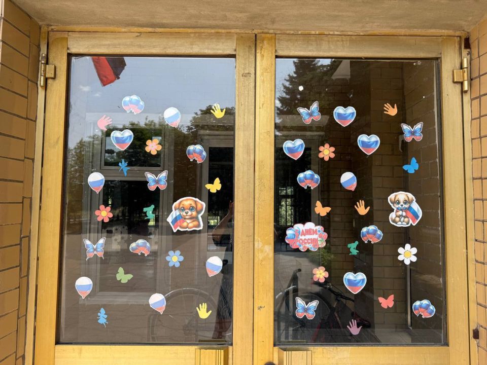 Игорь Мартынов: С 20 по 21 августа образовательные учреждения городского округа Енакиево приняли активное участие во Всероссийской акции «Окна России»