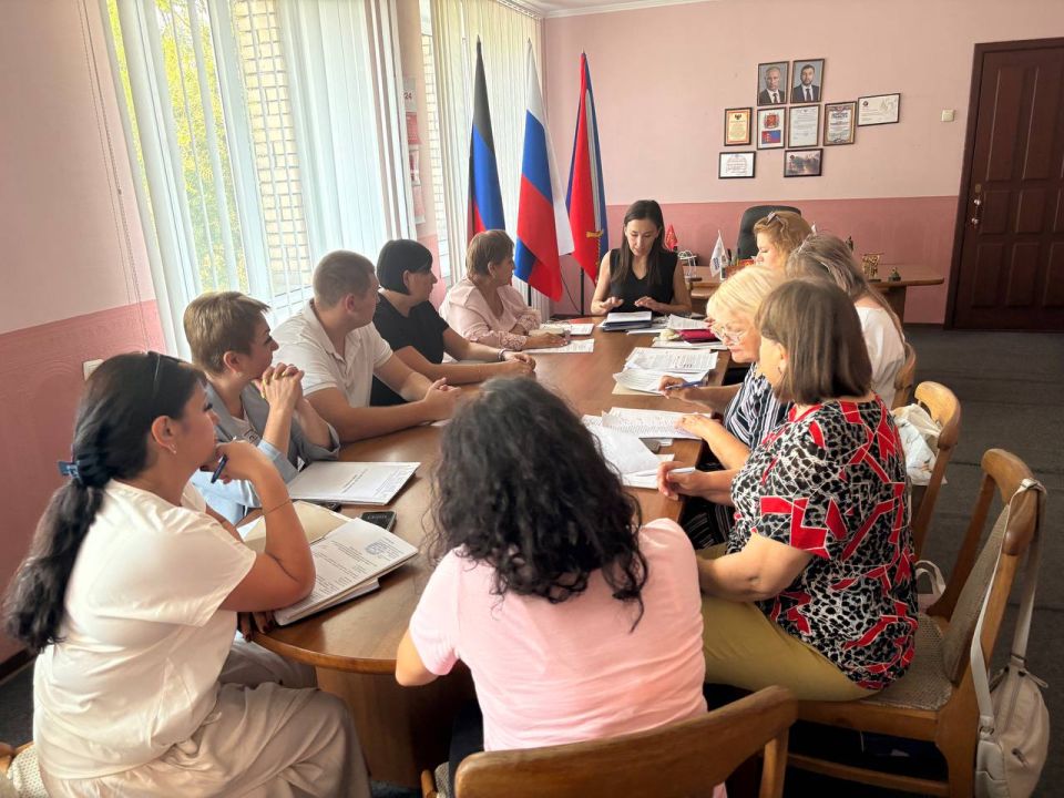 21 августа 2025 года в администрации Ясиноватского муниципального округа прошло очередное заседание комиссии по делам несовершеннолетних и защите их прав под председательством заместителя главы администрации Ясиноватского...