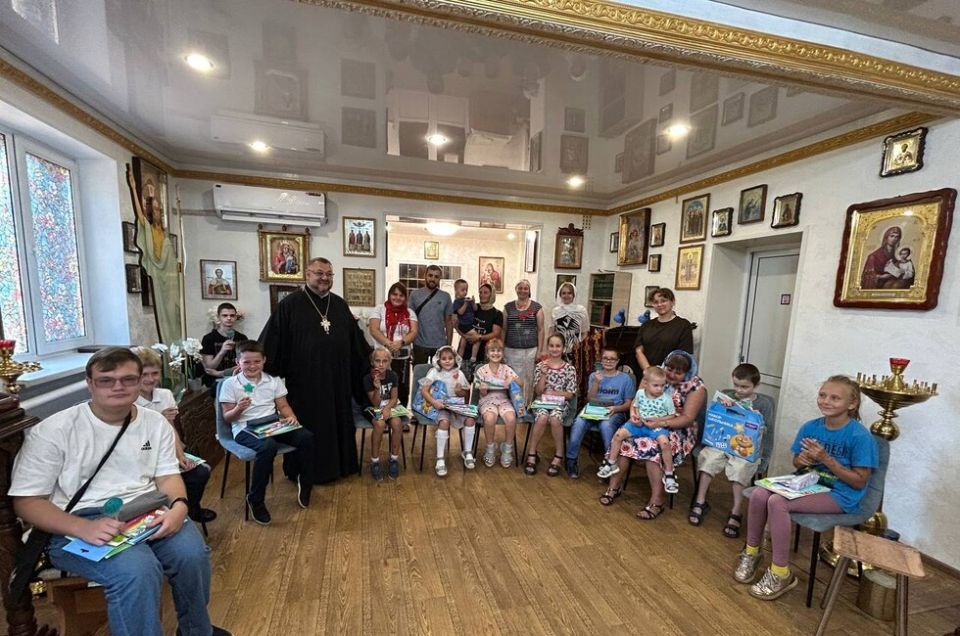 Донецкая епархия помогает детям собраться в школу