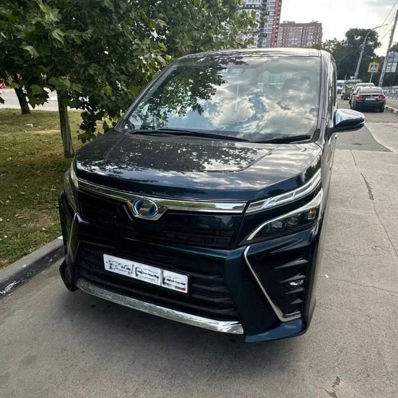 2 500 �.p. Toyota Voxy, 2018 �.�