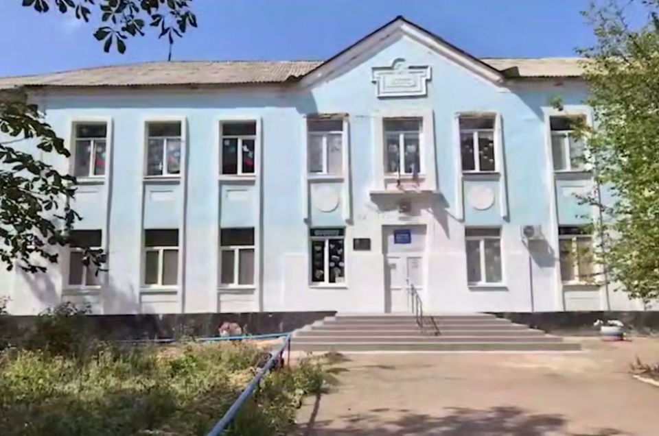 Под одной крышей. В макеевском поселке Бажанова отремонтировали уникальную школу