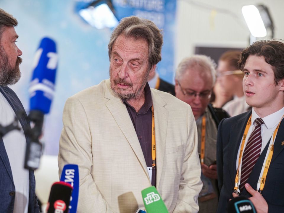 «Как тебе такое, Илон Маск?»: отец бизнесмена наконец-то оценил изобретательность россиян