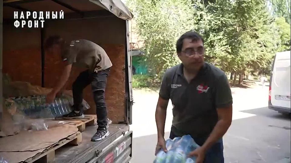 Вторую неделю обеспечиваем жителей республики водой!