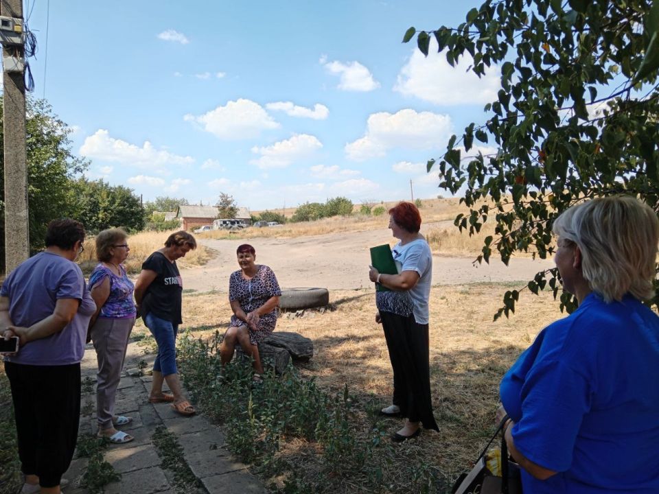 Начальник Кутейниковского территориального отдела Светлана Токарева провела встречу с жителями пгт