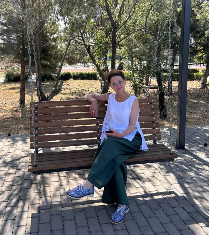 Ясиноватский муниципальный совет поздравляет с Днем рождения главного редактора газеты Ясиноватский вестник, Председателя Общественного совета Ясиноватского муниципального округа, активистку Женского движения Единой России...