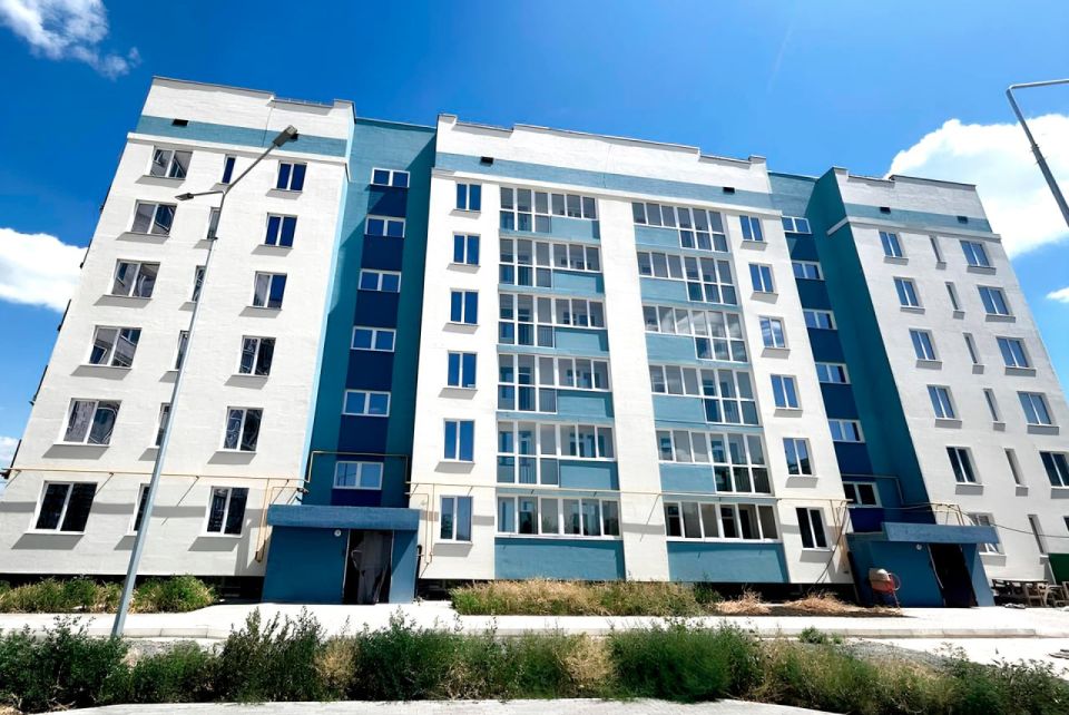 В Орджоникидзевском районе Мариуполя завершается строительство одного из двух корпусов нового жилого комплекса на более чем 200 квартир