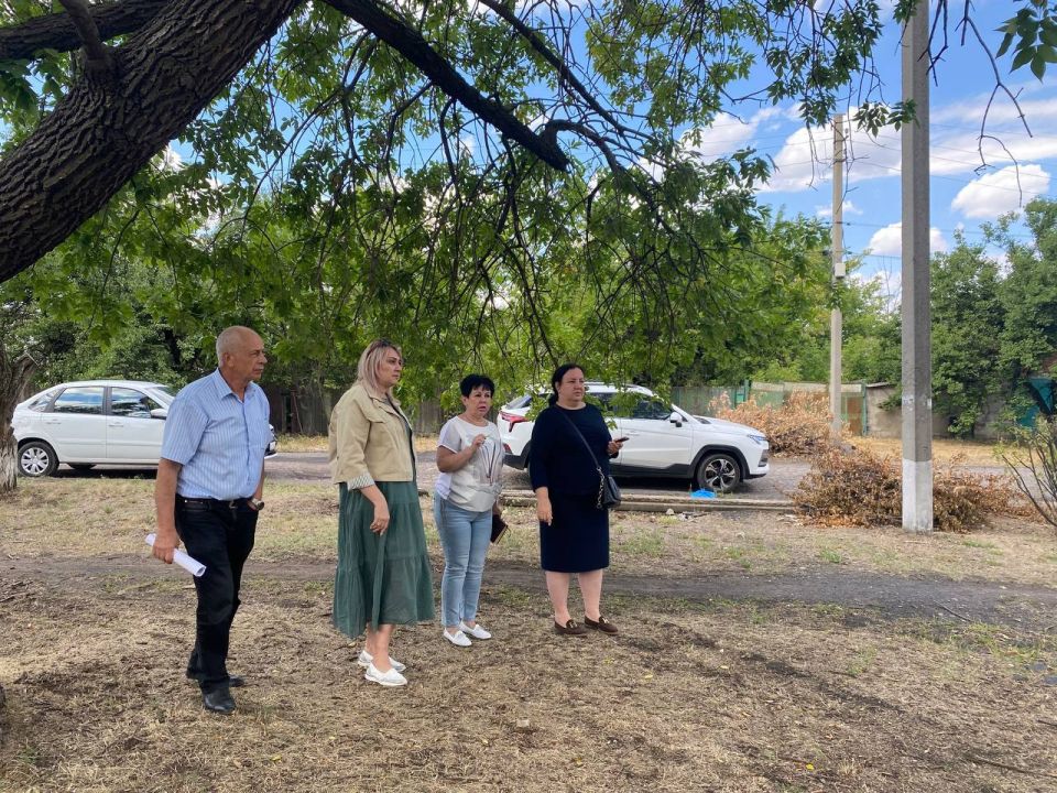 Виктория Жукова: Рабочий объезд Зуевки: на контроле чистота и благоустройство