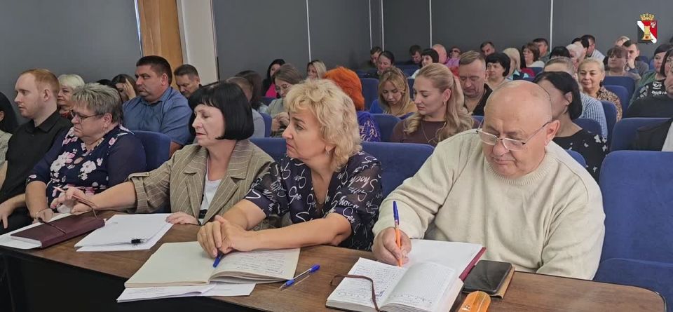 Игорь Мартынов: Провёл очередное аппаратное совещание с участием руководителей подведомственных учреждений и представителей ключевых структурных подразделений администрации городского округа Енакиево