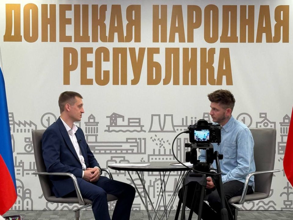 Александр Бондаренко: Сегодня провел прямой эфир, ответил на вопросы от граждан о работе дорожно-транспортного комплекса Республики