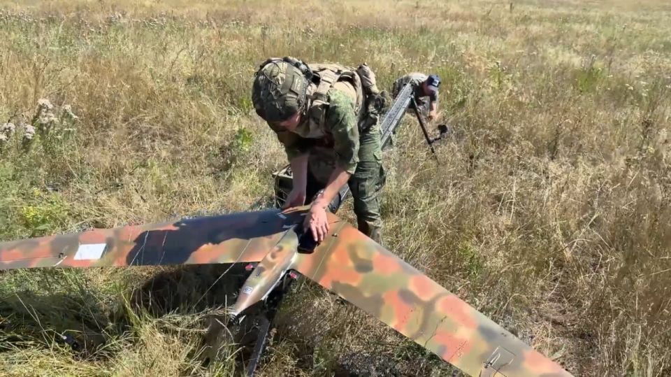 Кадры работы расчёта беспилотников Zala 238-й гв. АБр 8-й гв. ОА в составе ГрВ "Центр" на Покровском направлении в ДНР показало Минобороны РФ