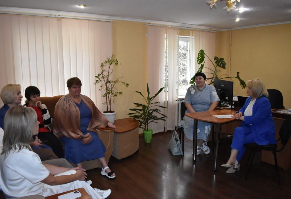 Член Общественного совета встретилась с коллективом управления труда и социальной защиты населения Кировского