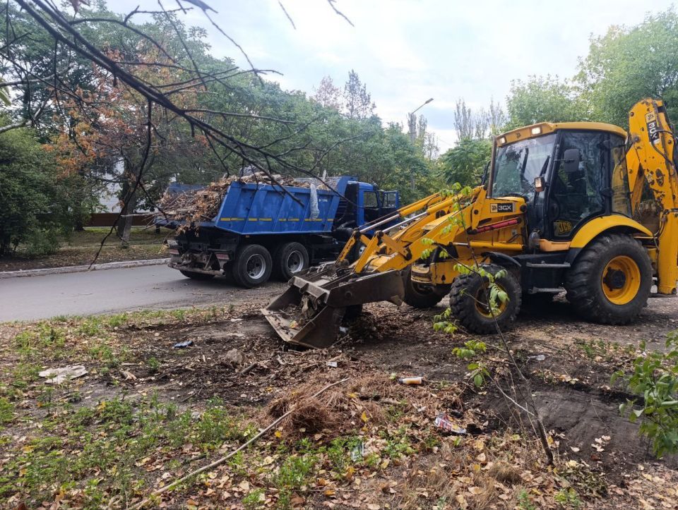 В Ждановке вновь приступили к ликвидации стихийных свалок