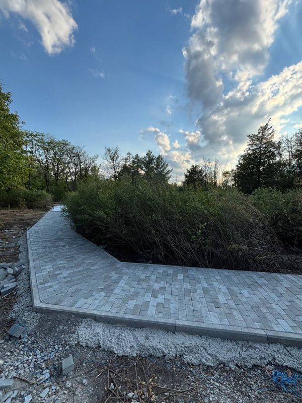 Александр Качанов: Национальный проект в действии: в Докучаевске благоустраивают парк