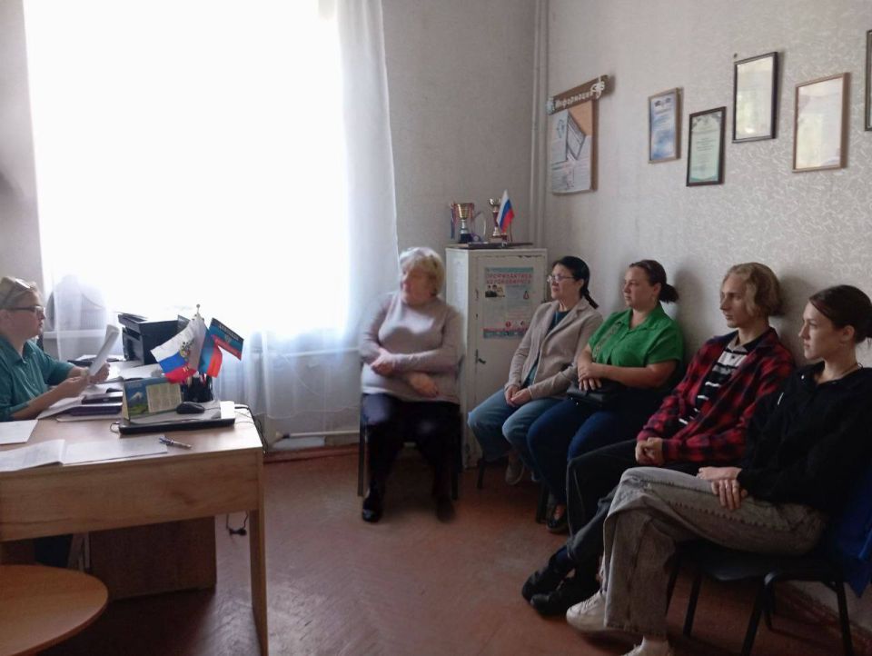 С целью минимизации возможных последствий и ликвидации угрозы совершения или совершения террористических актов на объектах (территориях) в сфере культуры с работниками МБУ "ЦКИД" была проведена беседа направленная на...