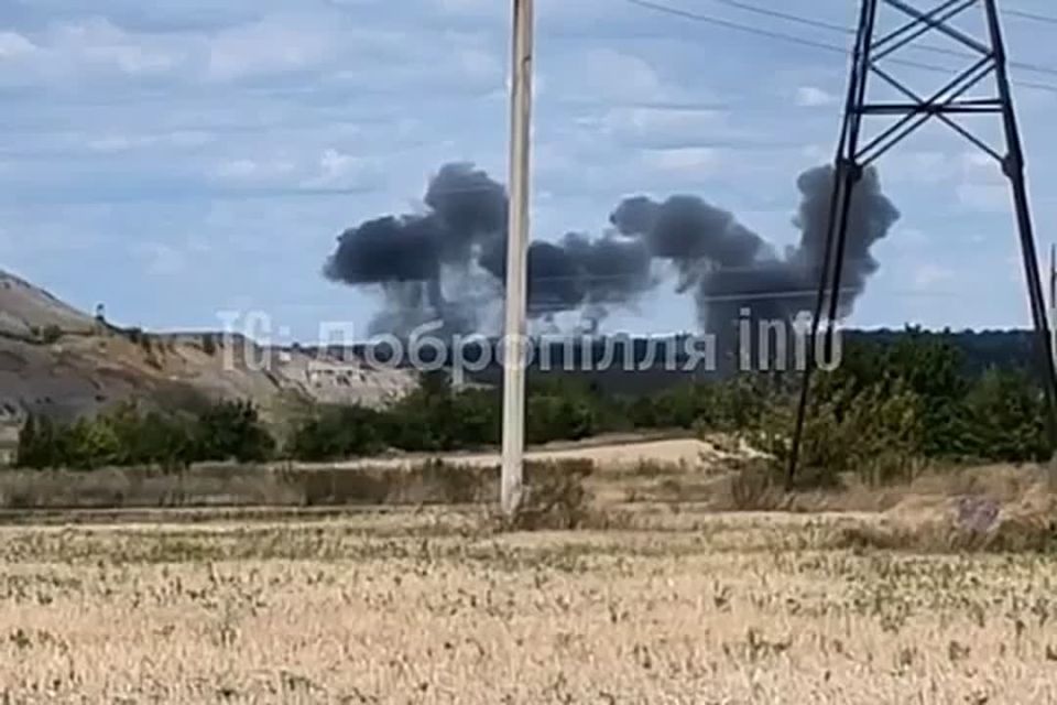 Алексей Гавриш: Сообщается о прилётах в районе города Доброполье и населённого пункта Белозёрское, которые временно оккупированы страной 404