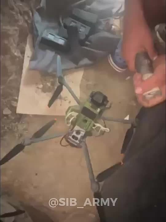 Военнослужащие Сибирского объединения провели распространение агитационных материалов на позициях 72 омбр ВСУ