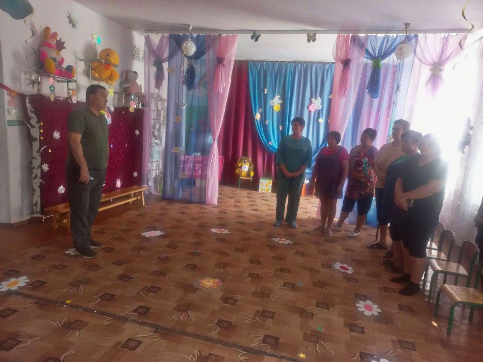 Игорь Лызов: Встретился с трудовым коллективом Белояровского детского сада