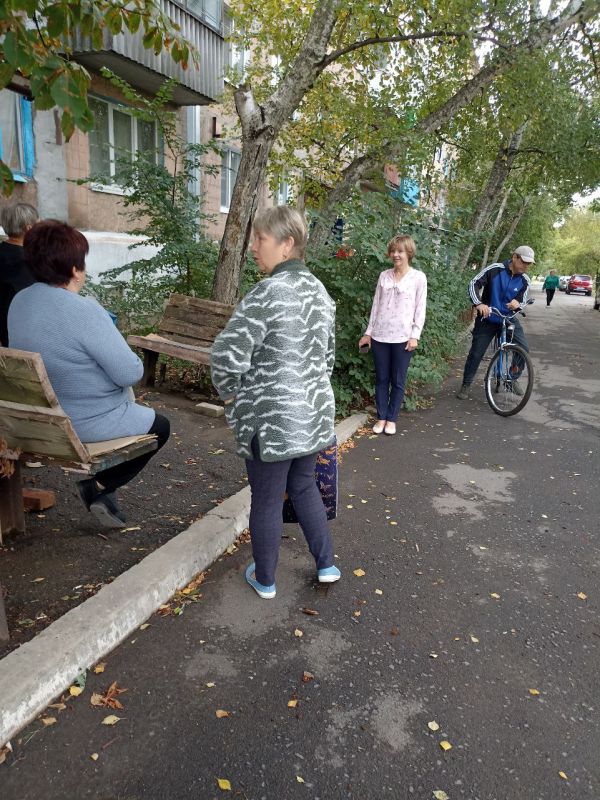 Встречи с населением. 25 августа начальником Углегорского территориального отдела управления по обеспечению деятельности территорий администрации городского округа Енакиево Натальей Лобановской проведена встреча с жителями...