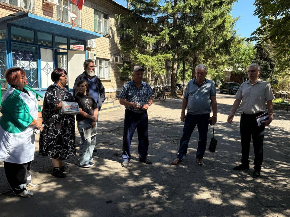 Сегодня, 27 августа, провёл встречу с трудовым коллективом ГБУ ДНР «ЦПМСП № 12 г. Донецка» в г. Моспино