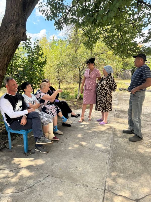 Встречи с населением. 26 августа начальником Юнокоммунаровского территориального отдела управления по обеспечению деятельности территорий администрации городского округа Енакиево Еленой Коваленко проведена встреча с жителями...