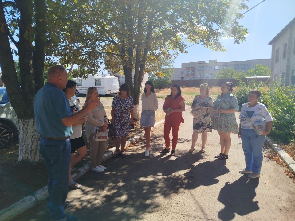 27 августа первый заместитель главы Администрации Старобешевского муниципального округа Александр Ретивов провел встречу с жителями села Новозарьевка