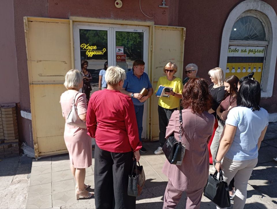 Игорь Мартынов: Встречи с населением. 27 августа, согласно утвержденному графику, заместитель главы администрации муниципального образования городского округа Енакиево Игорь Витрук провел выездные встречи с населением на...