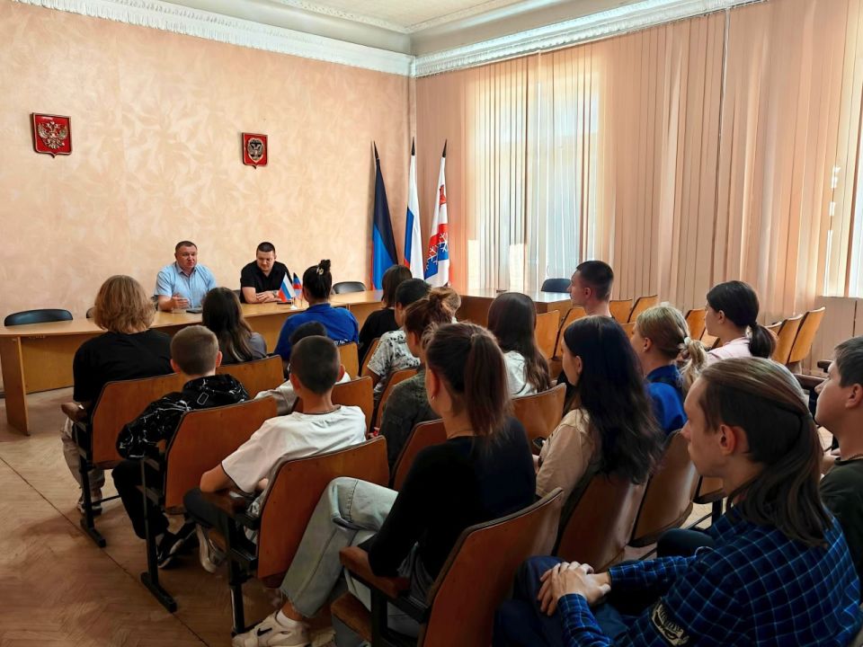 Сергей Ермаков: 27 августа совместно с заместителем главы администрации Владимиром Судиловским провел встречу с представителями молодёжных общественных организаций городского округа в рамках федерального проекта...