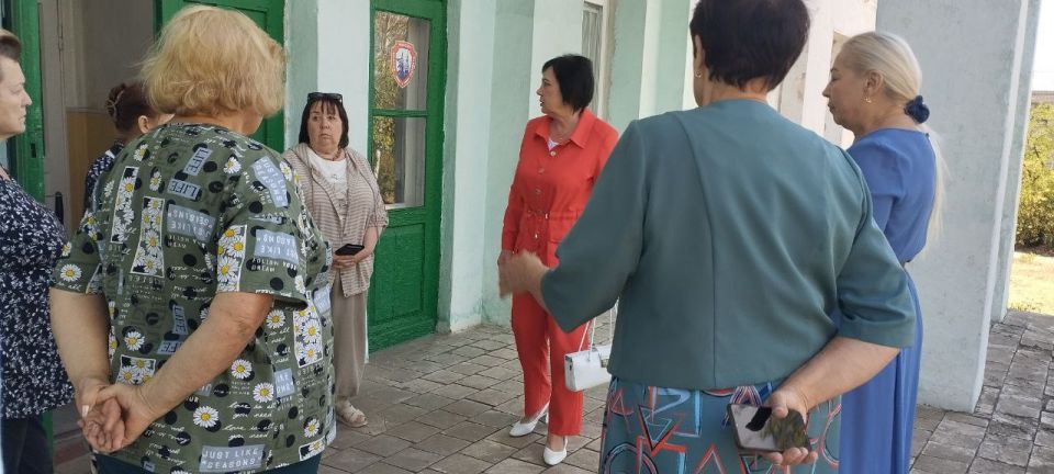 Игорь Мартынов: Встреча с населением. 27 августа, согласно графику, провела встречу с гражданами заместитель главы муниципального образования городского округа Енакиево Елена Витрук