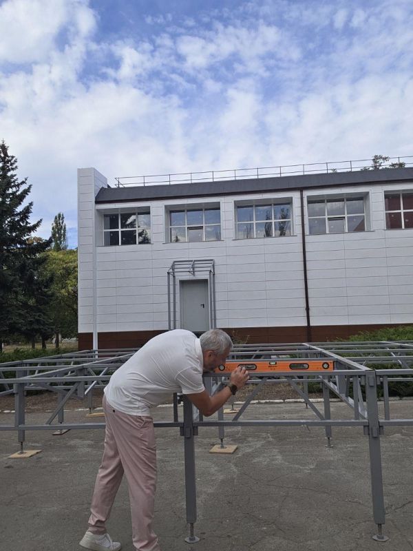 Колымчане вместе со ждановцами готовят город к предстоящим праздникам