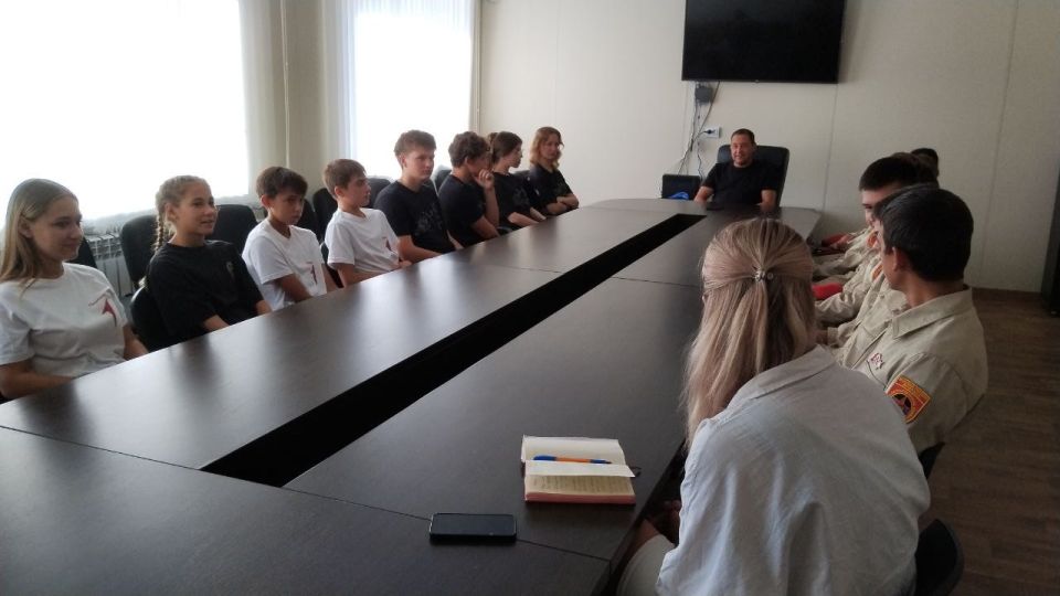 Константин Зинченко: Диалог на равных: молодежь определяет будущее Волновахского МО
