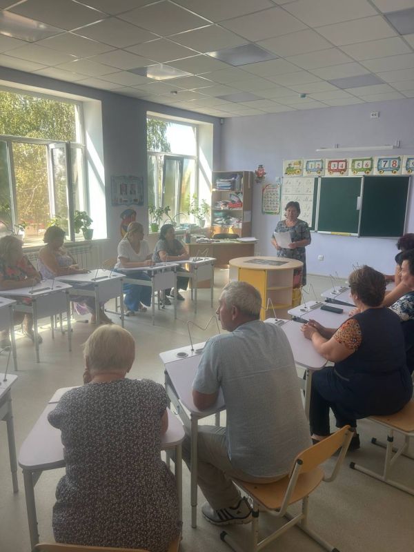 28 августа 2025 года в селе Бугас м.о.Волновахский состоялась встреча с работниками ГБОУ «Бугасская школа администрации Волновахского муниципального округа», на которой присутствовал главный специалист Бугасского...