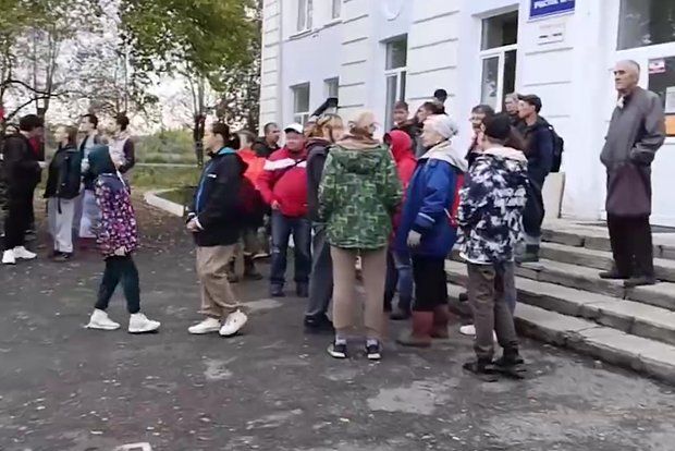 В Свердловской области более 450 человек ищут пропавшего восьмилетнего мальчика