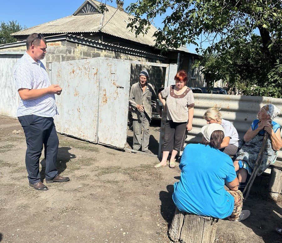 Начальник Металлистовского территориального отдела Николай Алехин встретился с жителями пос
