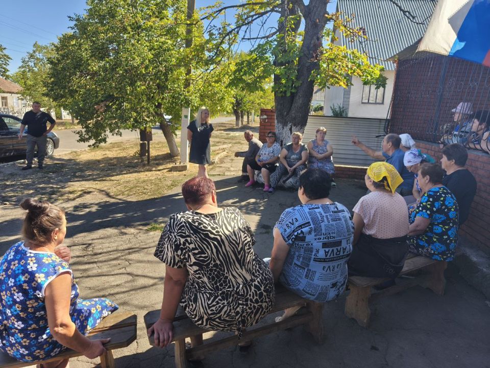 Встреча с населением. Заместитель Главы Администрации Тельмановского муниципального округа провела выездную встречу и жителями населенного пункта Степановка