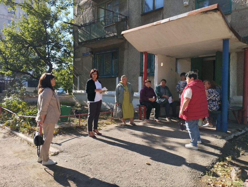 Встречи с населением. 27 августа в рамках поручения Главы Донецкой Народной Республики Дениса Владимировича Пушилина о постоянном диалоге с населением, начальником управления по обеспечению деятельности территорий...