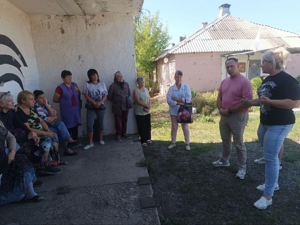 Александр Пеняев: Провел встречу с жителями поселка Минеральное