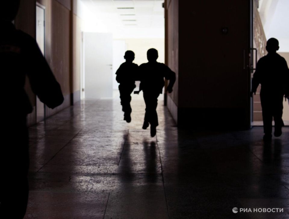 В ДНР к началу учебного года выдали более 200 школьных наборов