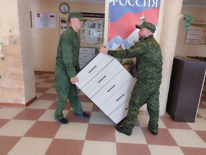 Сотрудники СК России помогли детям в подготовке ко Дню знаний