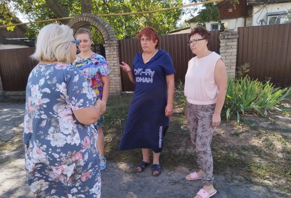 В рамках поручения Главы ДНР Дениса Пушилина, 27 августа, депутат Макеевскогогородского совета Ирина Рудь, провела встречу с жителями на подведомственной территории по ул. Полева, 63
