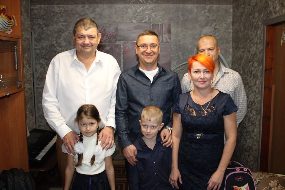 Роман Конев: 29 августа 2025 года в рамках ежегодной всероссийской акции «Собери ребёнка в школу», реализуемой ВПП «ЕДИНАЯ РОССИЯ», совместно с секретарём Горловского местного отделения «Единой России», главой муниципального...