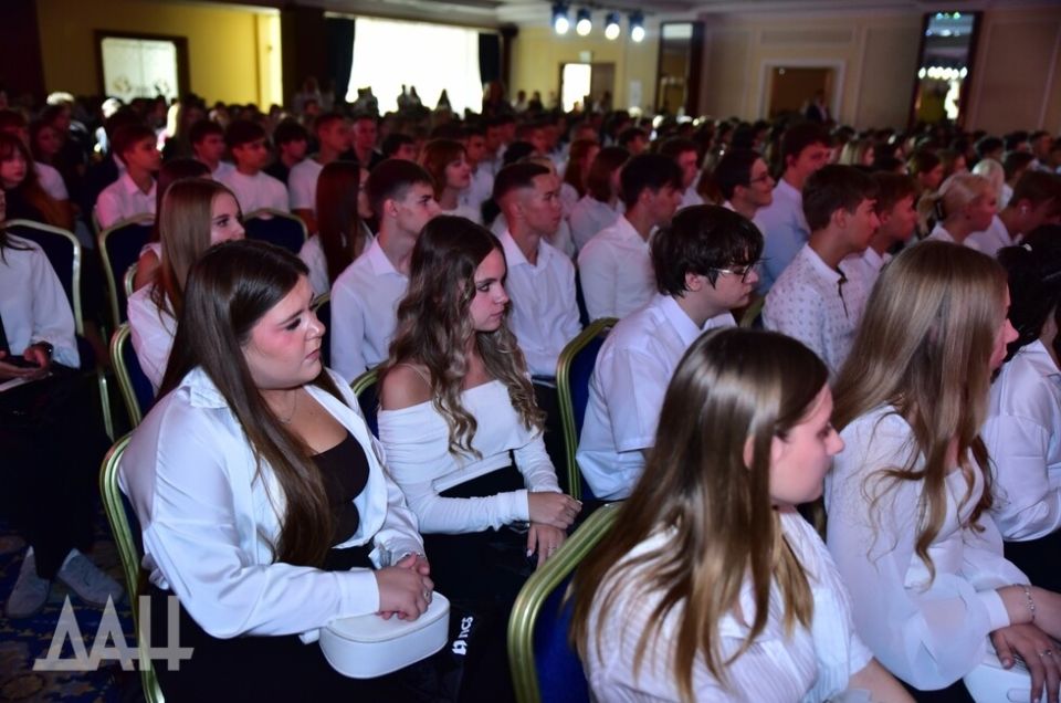 ����� 700 �������������� �������� ������ ����� ���������� � ��������