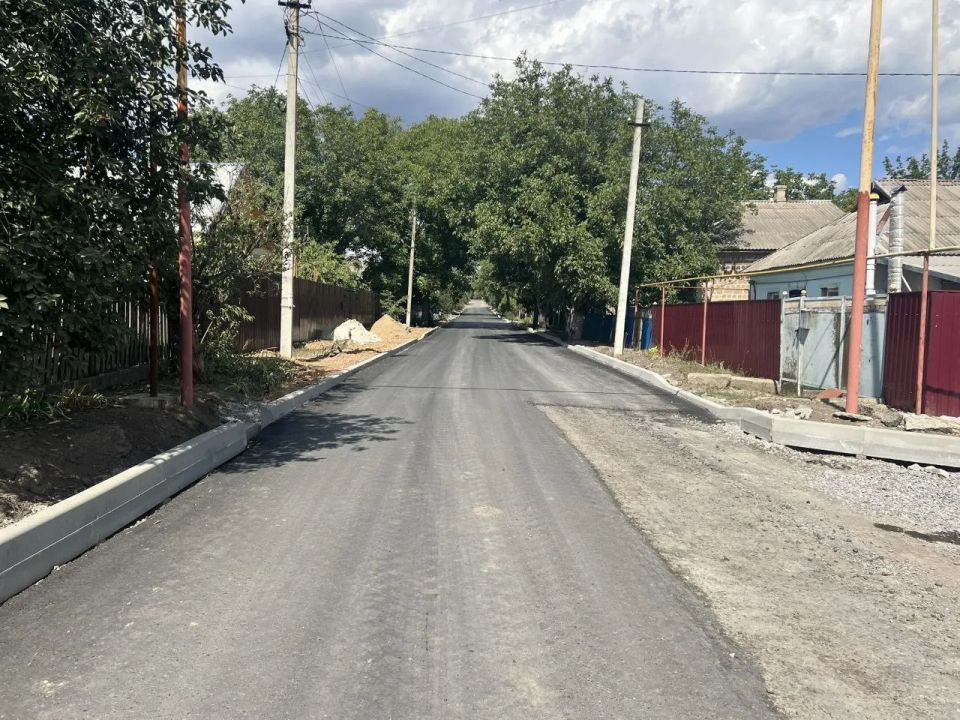 Александр Качанов: В городском округе Докучаевск продолжается ремонт дороги по ул. Мира