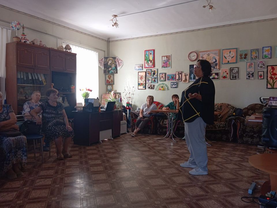 28 августа 2025 года Людмила Морщ начальник Комсомольского территориального управления, провела встречу с пенсионерами Отделения дневного пребывания граждан пожилого возраста и инвалидов
