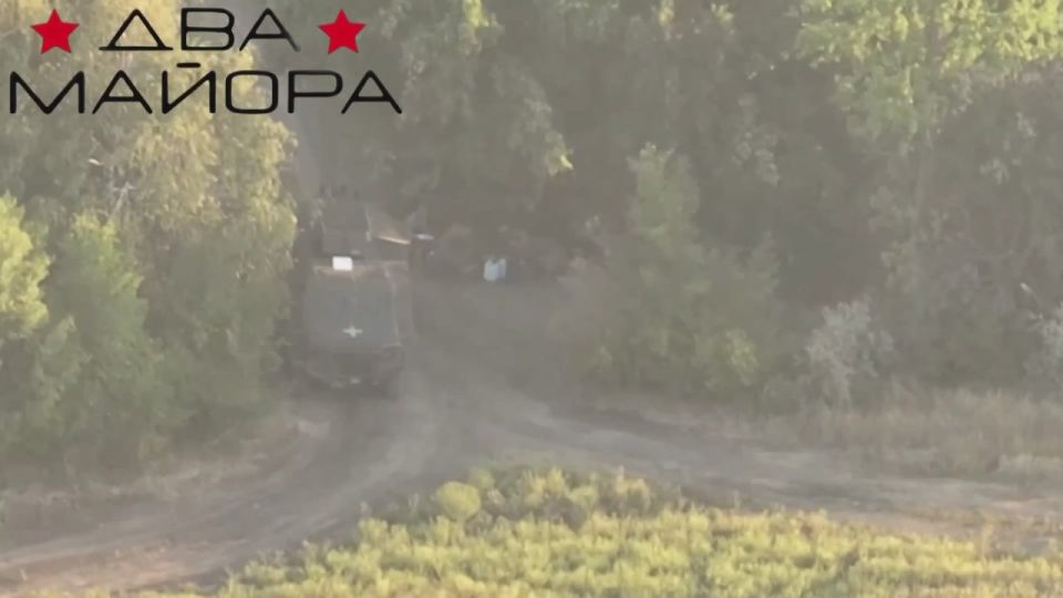 Два майора: Целый фильм про работу передовых авианаводчиков Отряда Смуглянки участка фронта западнее Дзержинска (Торецка)