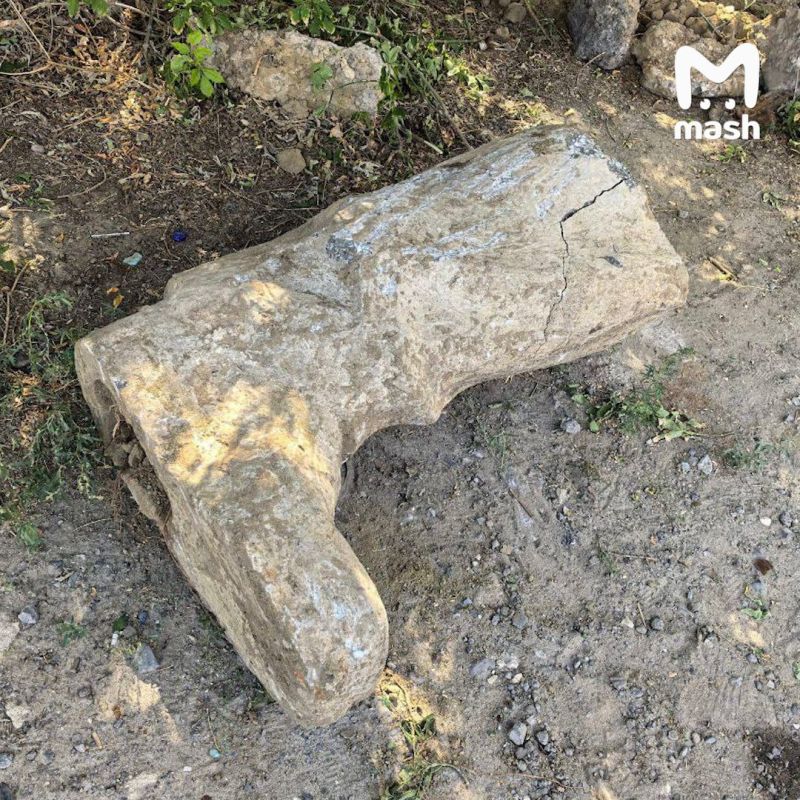 Ногу Сталина нашли в Волгограде — правда, бетонную