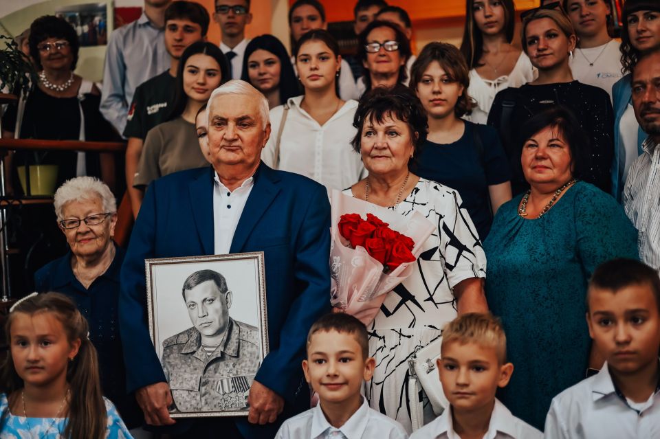 Семь лет без Бати: молодёжь ДНР вспоминает первого Главу Республики Александра Захарченко