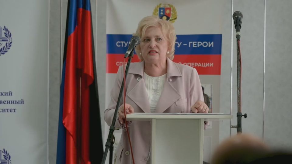 Видеосюжет Телестудии ДонГУ о 85-й церемонии посвящения первокурсников студенты