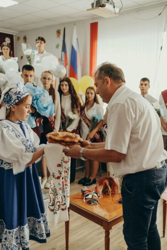 Таймураз Арсоев: 1 сентября – это праздник знаний, наполненный цветами, встречами с друзьями, радостными улыбками и светом новых открытий!